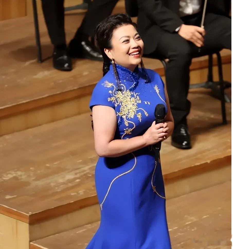 李谷一的“女儿”曝光，原来是我们熟悉的歌手，连续多年登上春晚