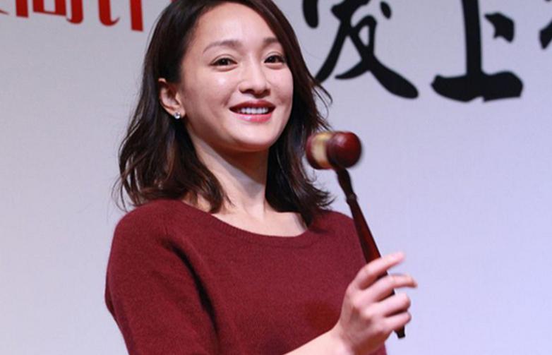 周迅新恋情疑曝光仅1天，男方被扒底朝天，暴露一个小圈子的恶俗