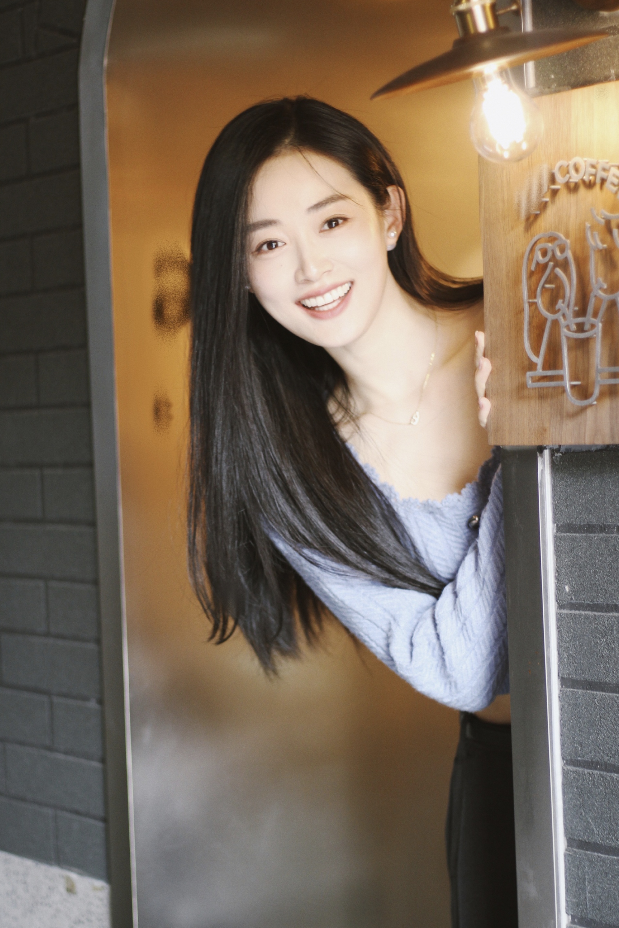 李繁的这组写真如初恋般美丽