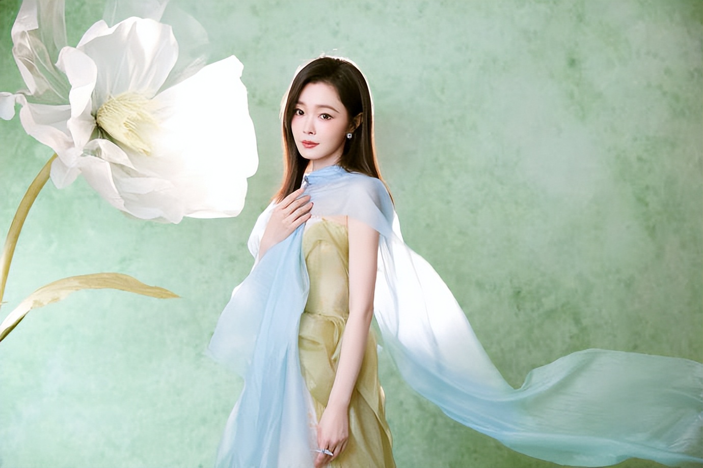 宋轶情人节硬核回应“蹭热度”质疑！别人秀恩爱，她秀的是格局！