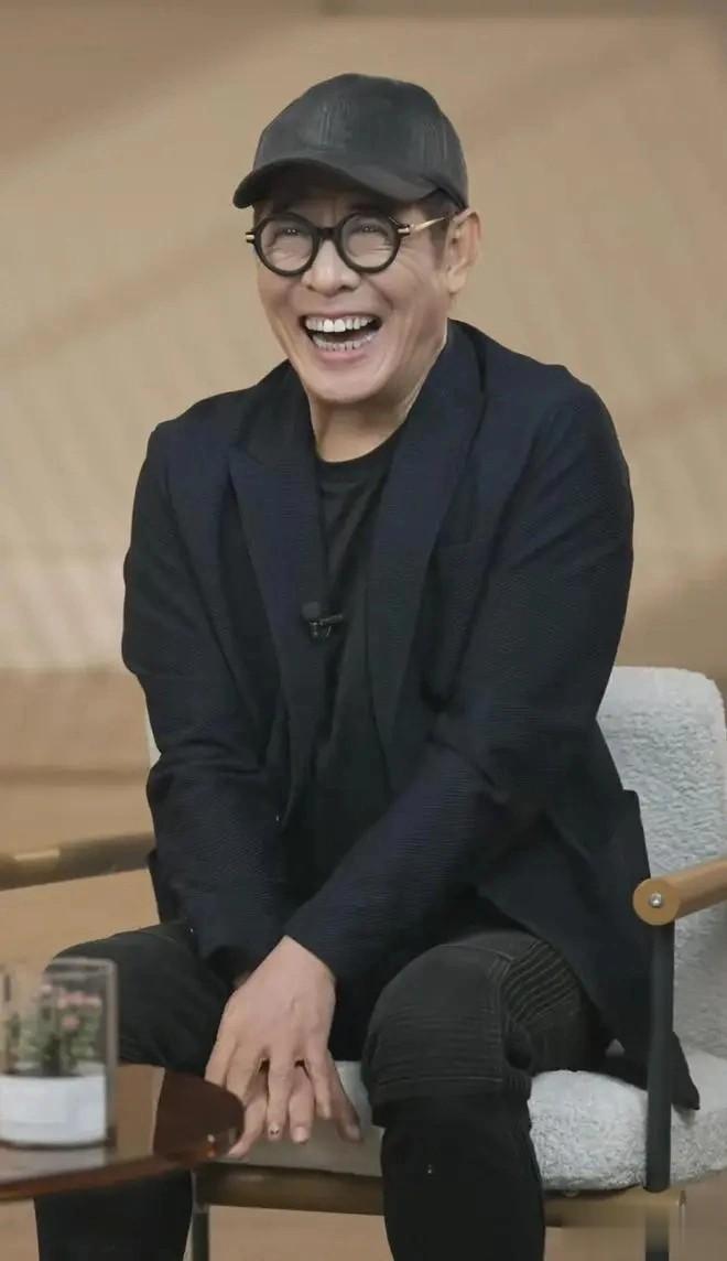 不装了？李连杰回应“换心脏、换血”传闻，返老还童内幕被揭开