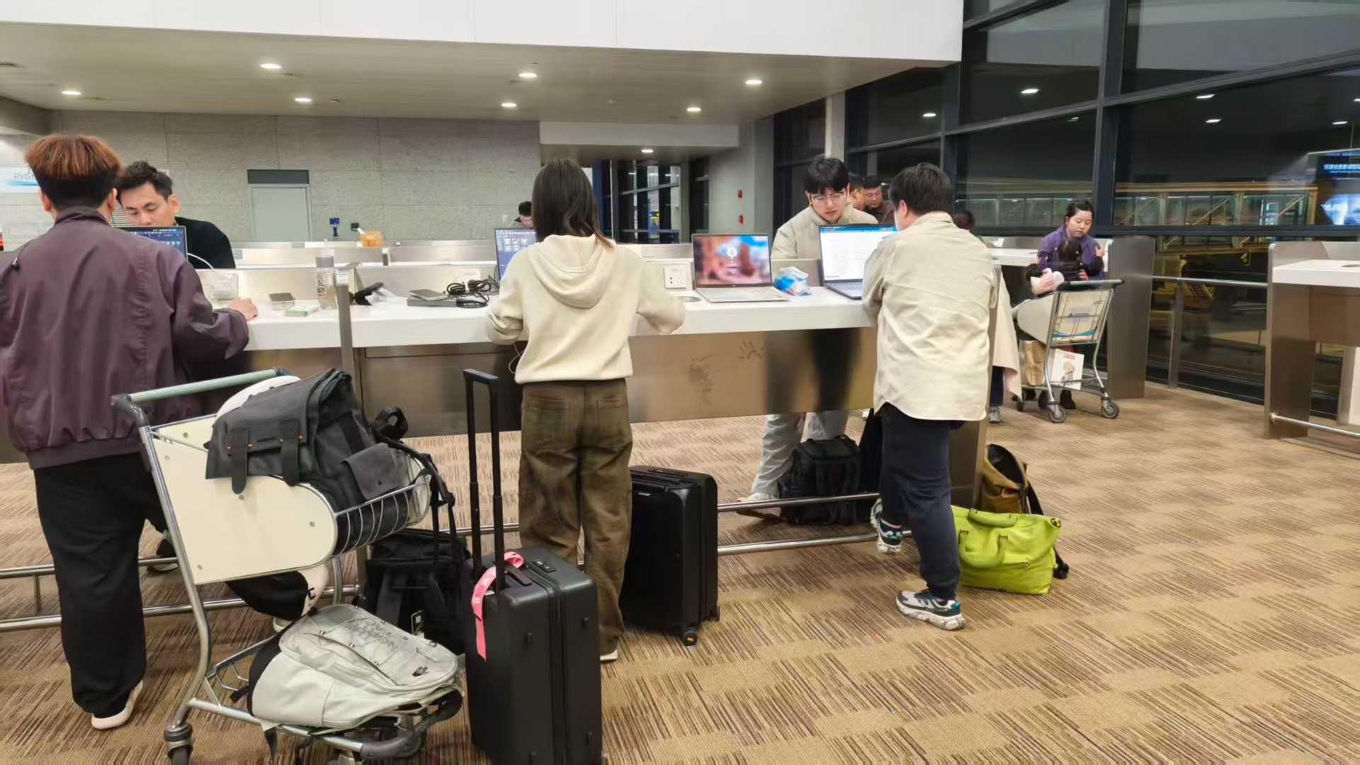雷科技AWE報道團凱旋！純手工飽和式報道，DeepSeek們集體認證“最佳”
