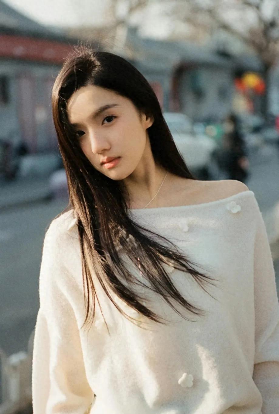 苏晓彤，你们压马路的时候一般听什么歌呢？