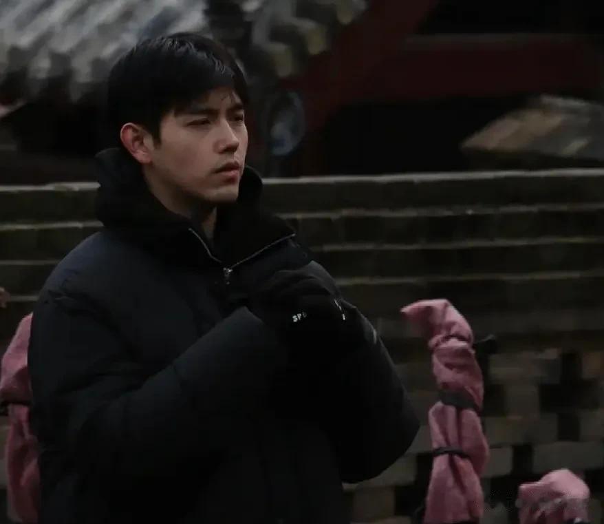 大孤山风波愈演愈烈！超50位明星扎堆前往，名单曝光网友呼吁深挖