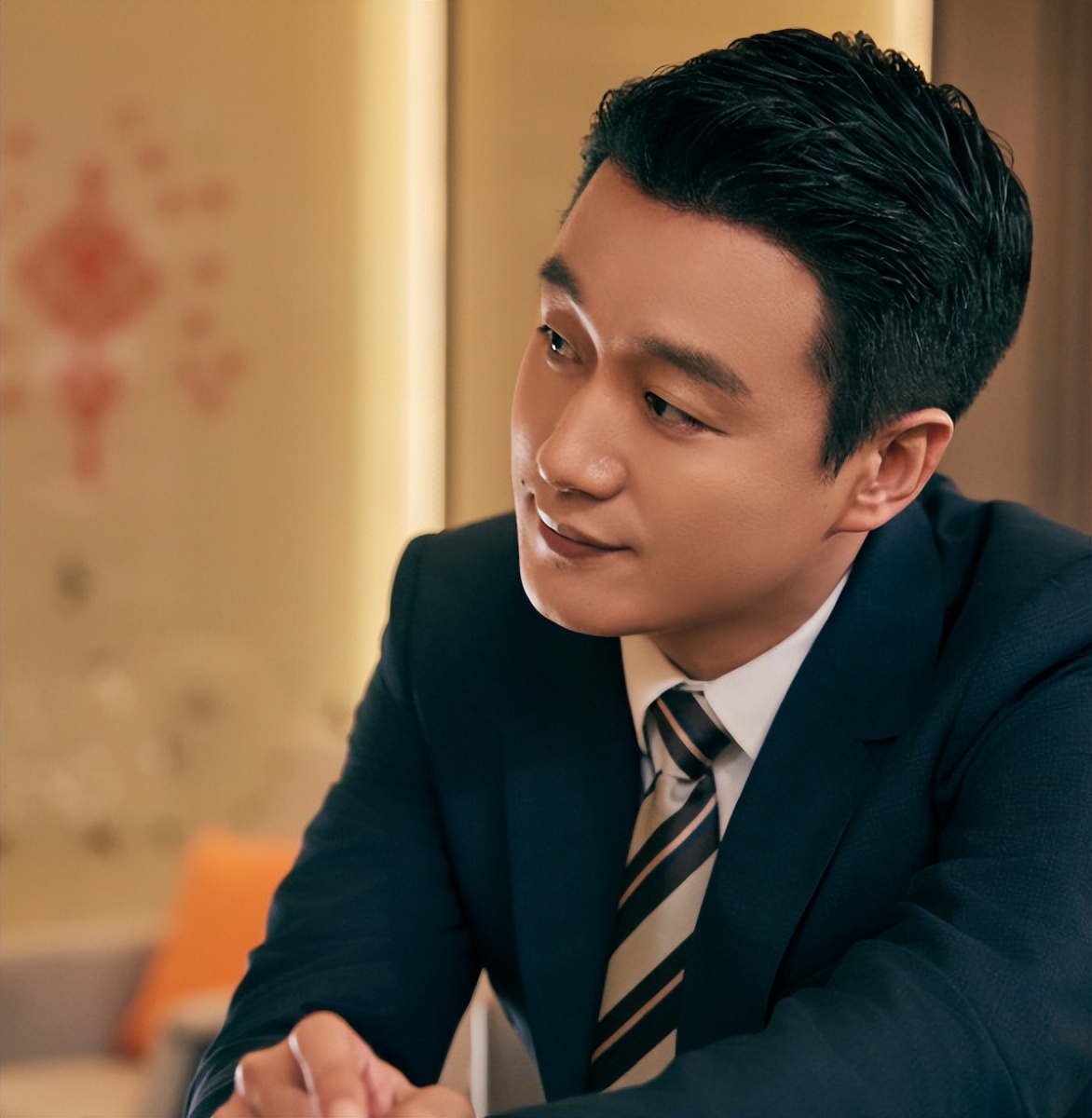 姚晨没想到,离春节不到4天,前夫凌潇肃靠着佟大为,再次翻红