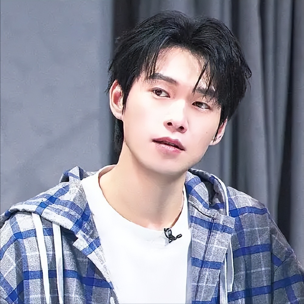 被曝婚内出轨是冰山一角，不到48小时内娱3大瓜，连姚晨也受牵连