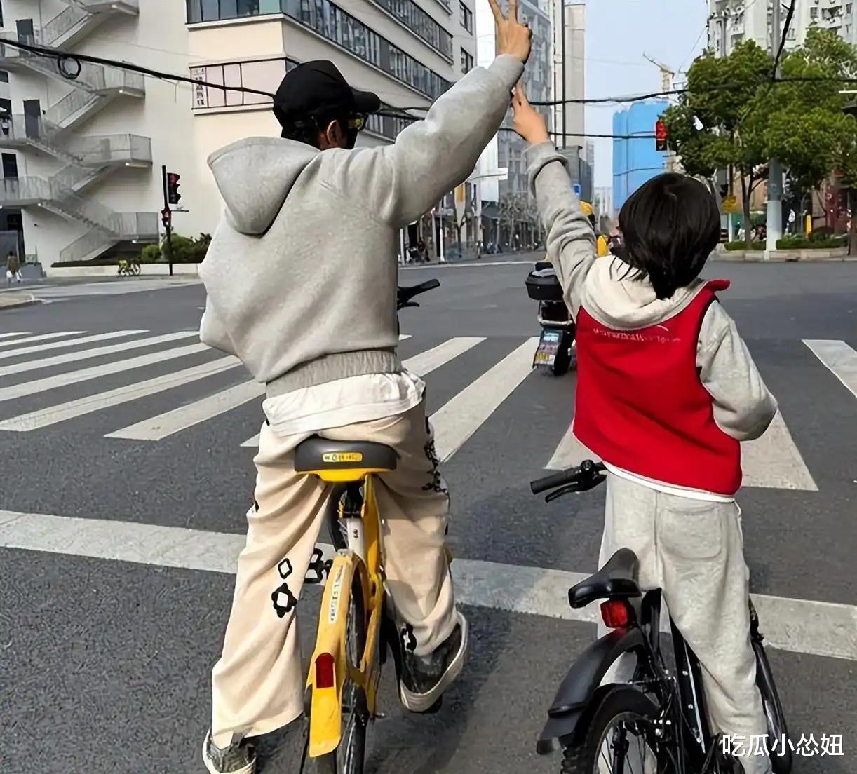 黄晓明带9岁儿子骑车去交警队接受处罚！网友：真诚认错是最好的公关