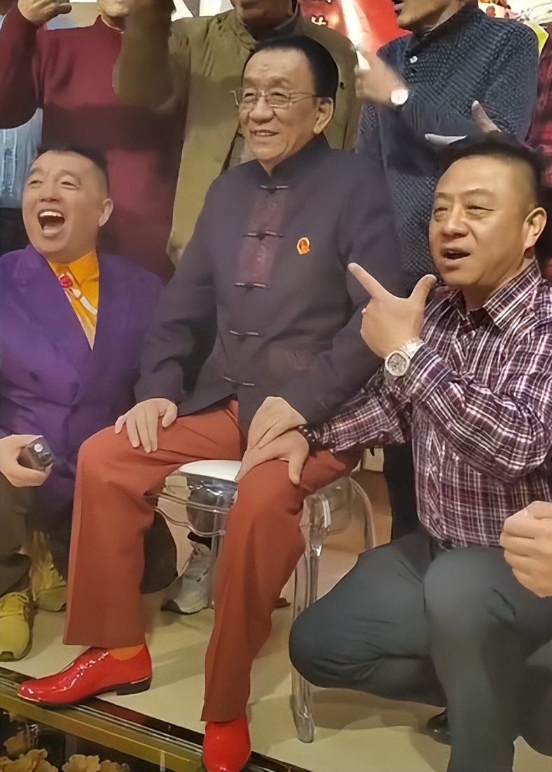 侯耀华80大寿冷清收场!郭德纲全程沉默,亲儿子以及至亲基本缺席