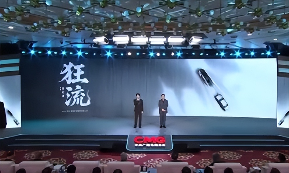 与关晓彤被传恋情3月后，官媒亲宣王安宇好消息，一点也不意外