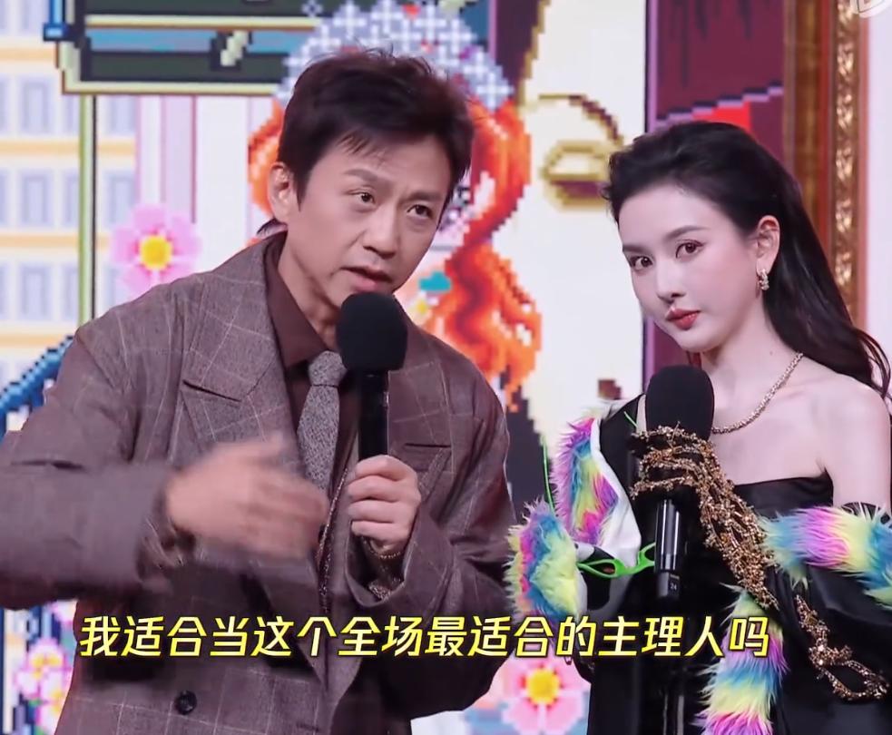 微博之夜第一排：比C位还靠前、和资方同起同坐的她，到底凭啥？