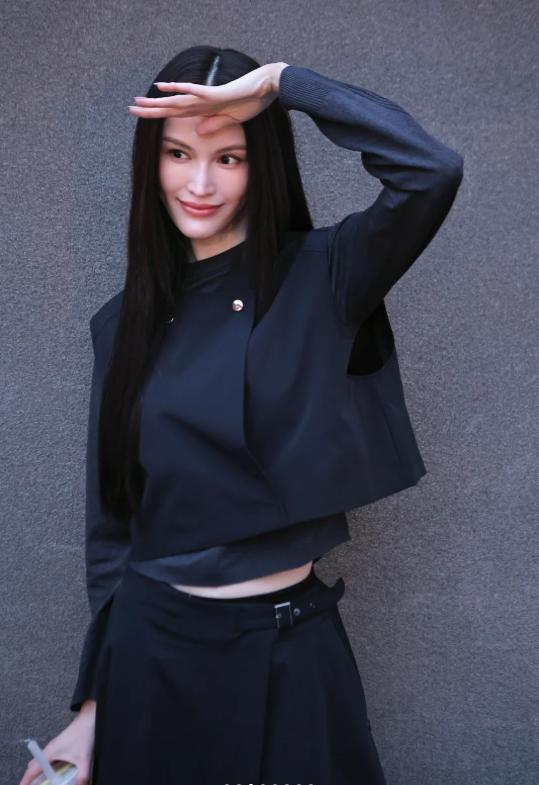 陈伟霆实力宠妻！何穗自曝产后掉眉毛睫毛，老公做5菜1汤还送花！