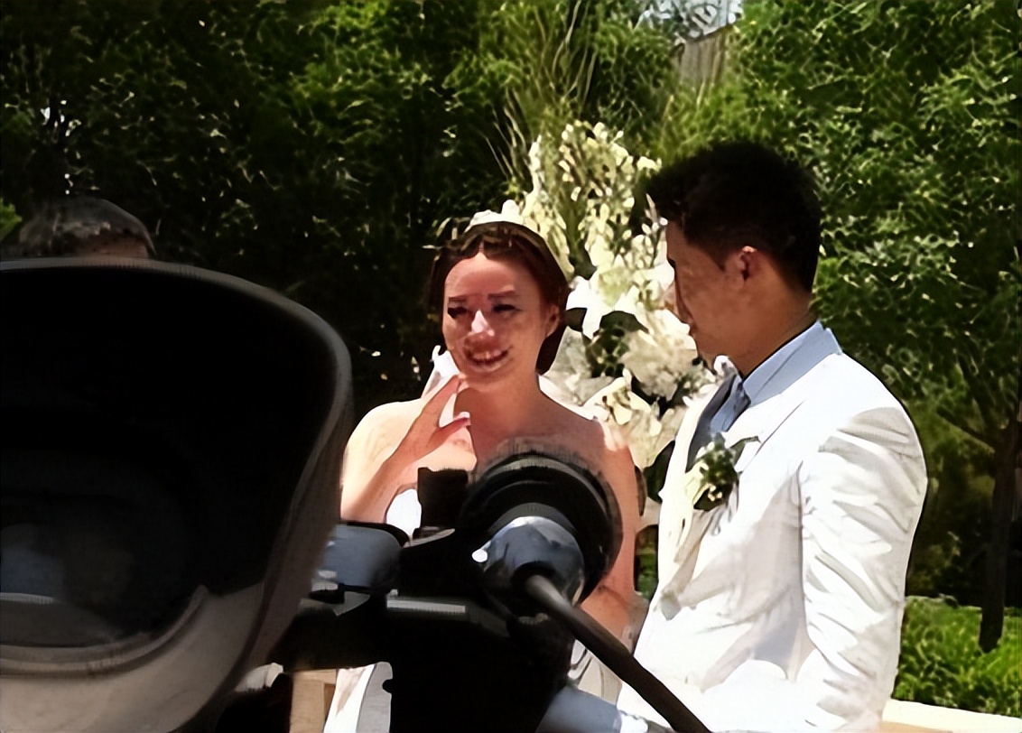 追了9年才娶了妻，因为妻子怕疼他做了12年丁克，余生只想宠着她