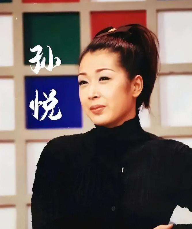 丈夫是10亿富豪，儿子是游泳冠军，如今50岁复出成人生赢家