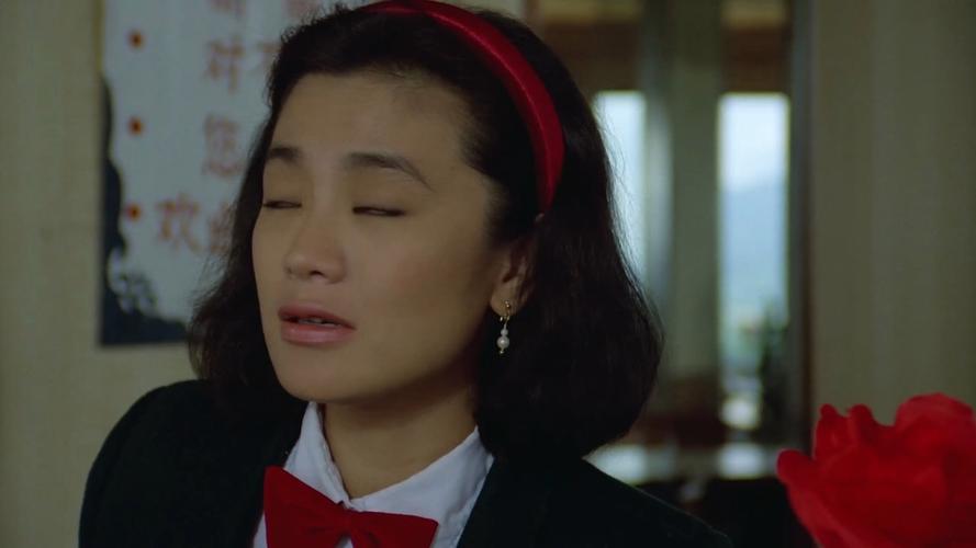 她插足富豪婚姻，37岁未婚先孕生下儿子，如今仍是香港顶级富婆