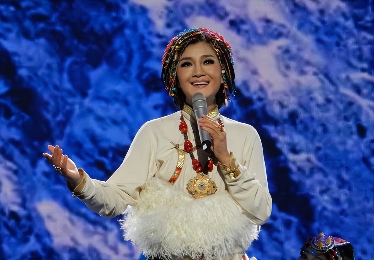 “跳梁小丑”降央卓玛跌落神坛，不会被世界宽容，名誉彻底崩塌！