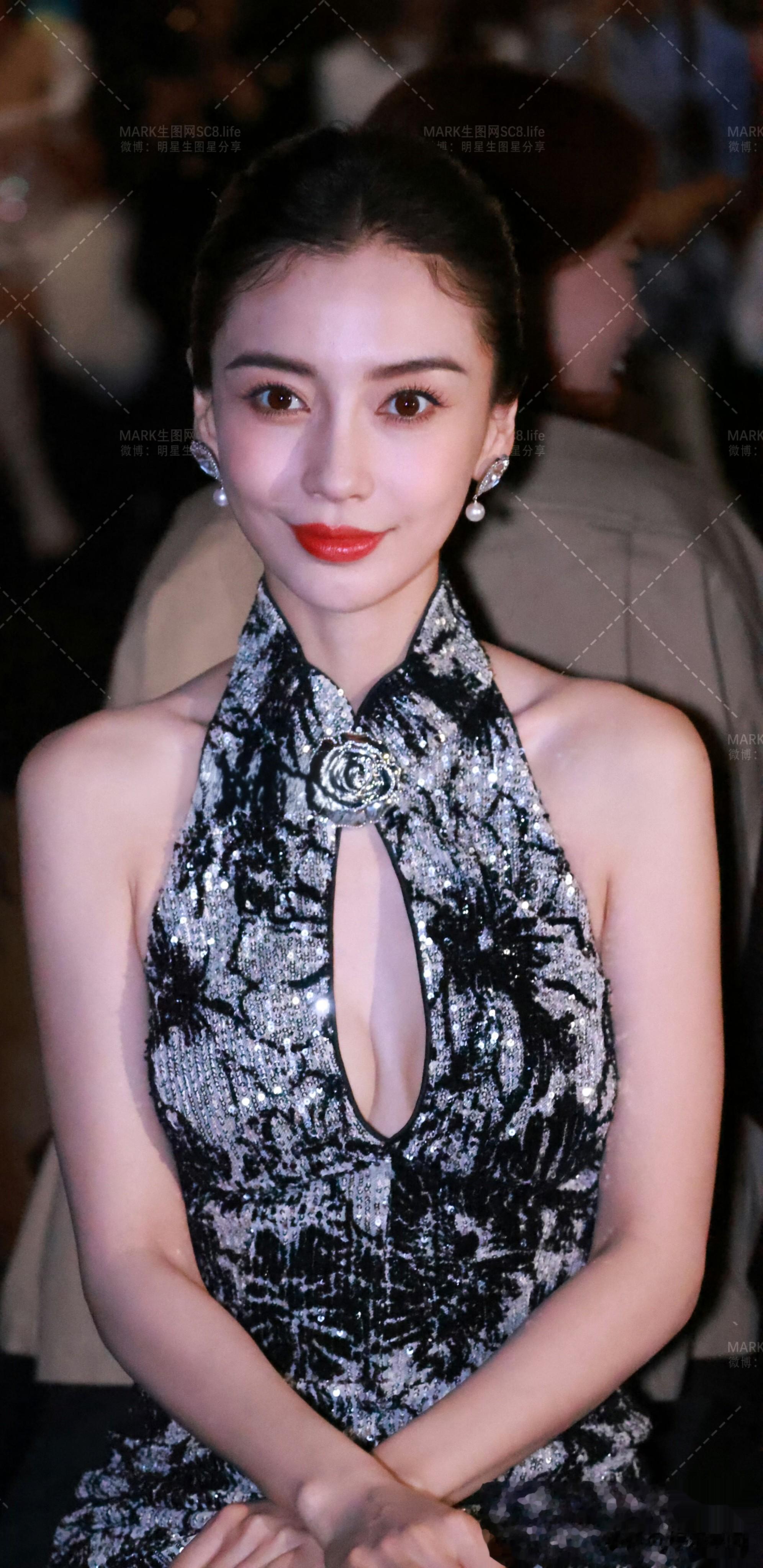 杨颖新中式旗袍压轴现身上海时装周,一出场直接把复古贵气感拉满