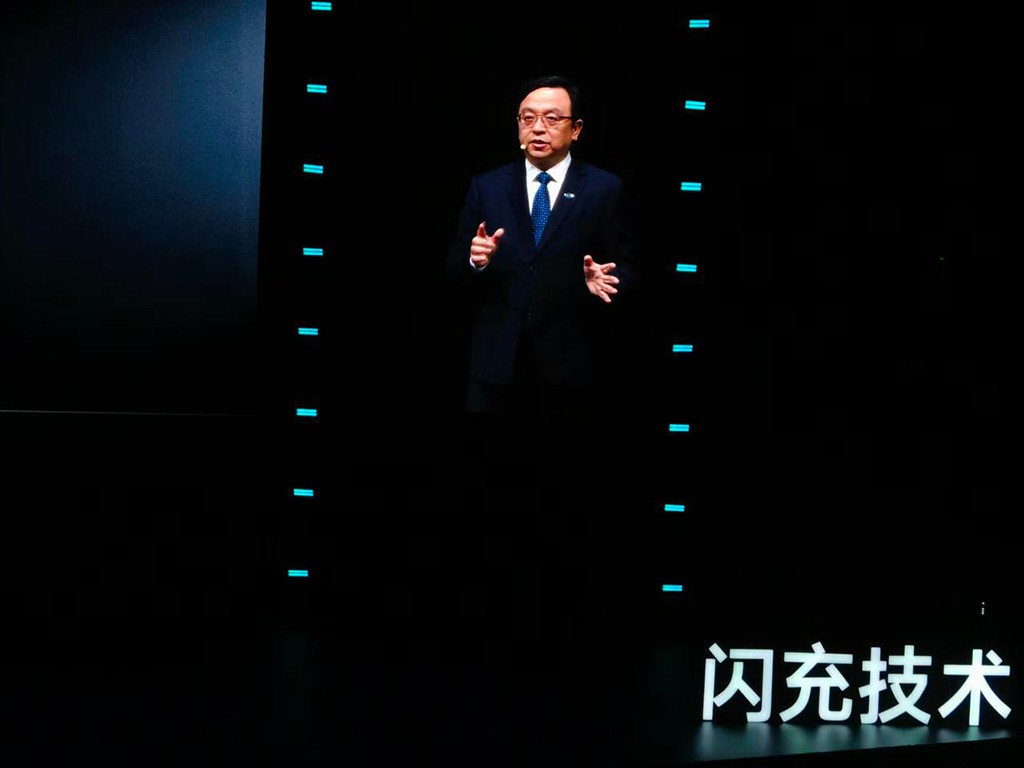 比亚迪发布闪充11天后，极氪也亮出“9分钟”，意欲何为？
