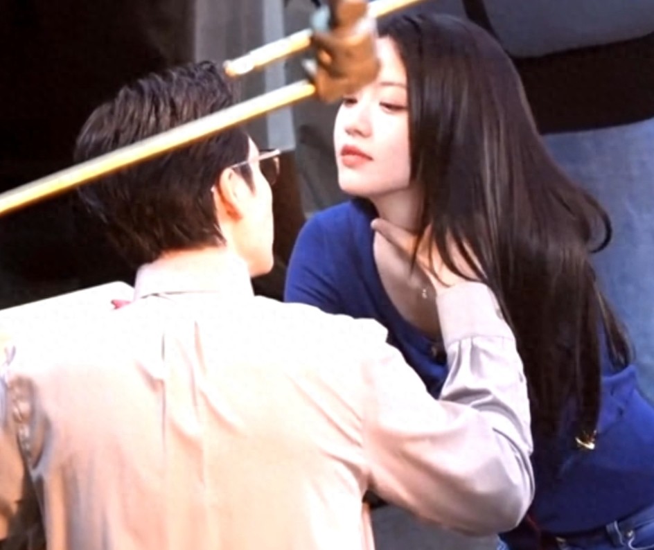 陈伟霆向涵之《爱情慢慢》路透，二人相互撩拨，拉扯感十足