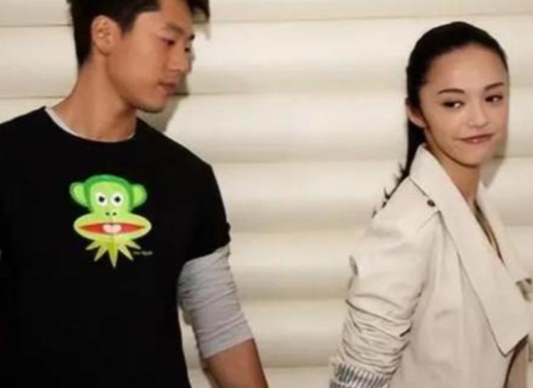 姚晨没想到,离春节不到4天,前夫凌潇肃靠着佟大为,再次翻红