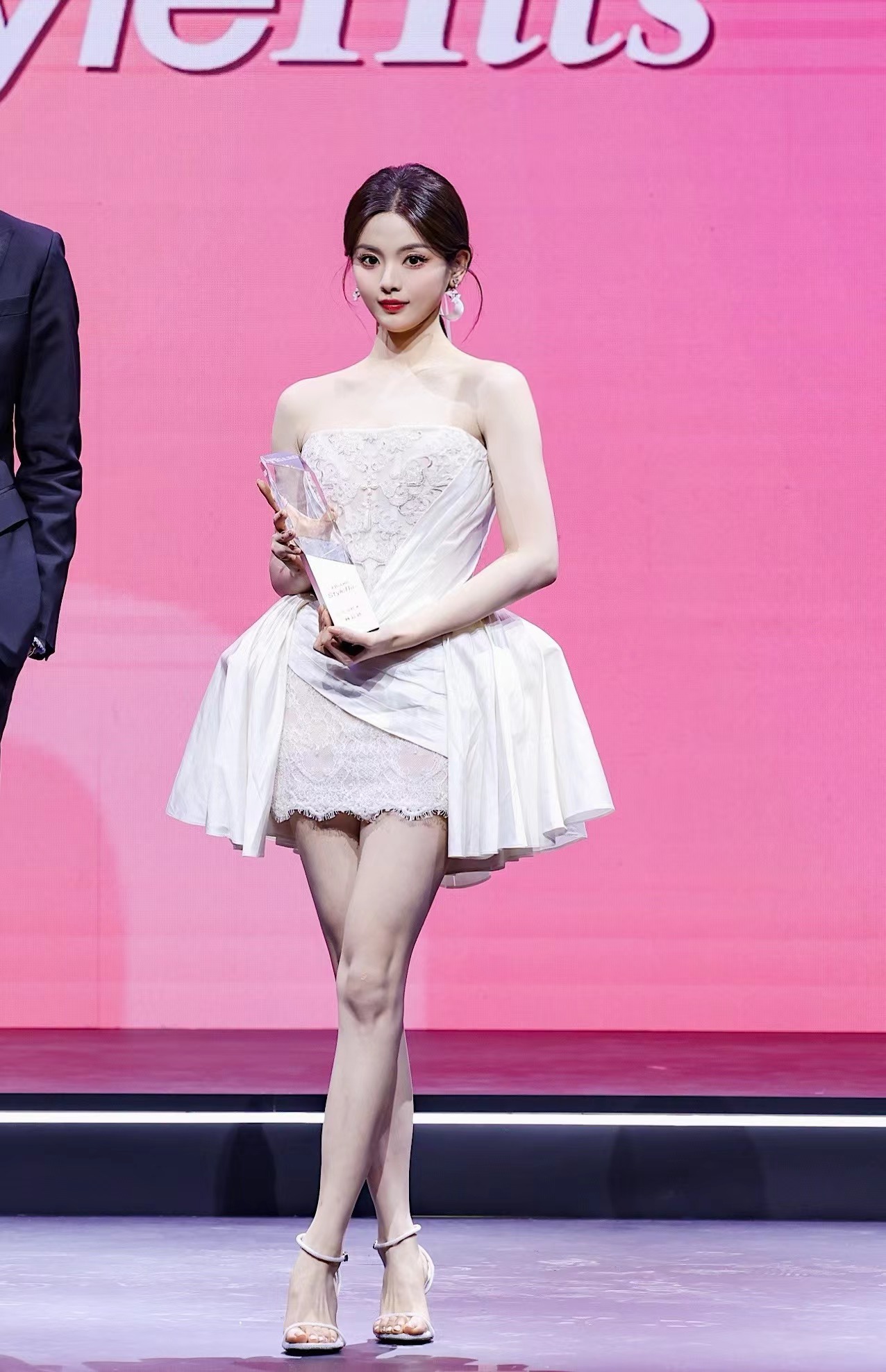 杨超越 大长腿太可了！她就是天生明星