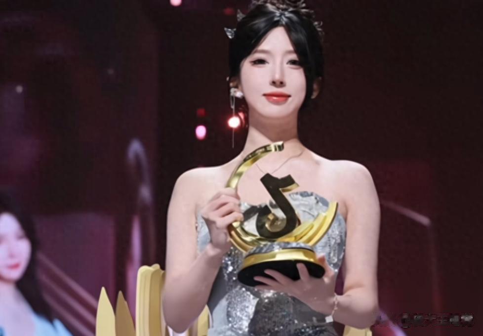 呆妹儿直播讲述被骗经历，直言身边人全在背叛自己，当时心都死了