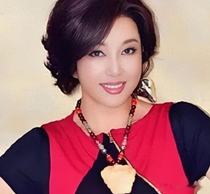 强行扮嫩、凌晨去世、私生活混乱8个男友，刘晓庆的传闻是真的吗