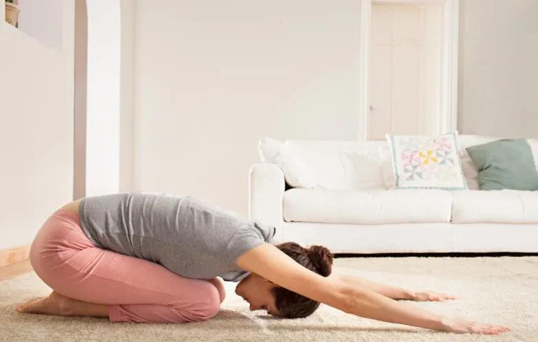 杨超越秀大长腿，网友：天选小说女主