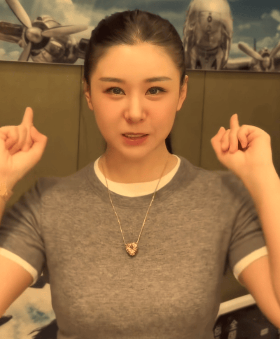 王雷回老家真接地气！