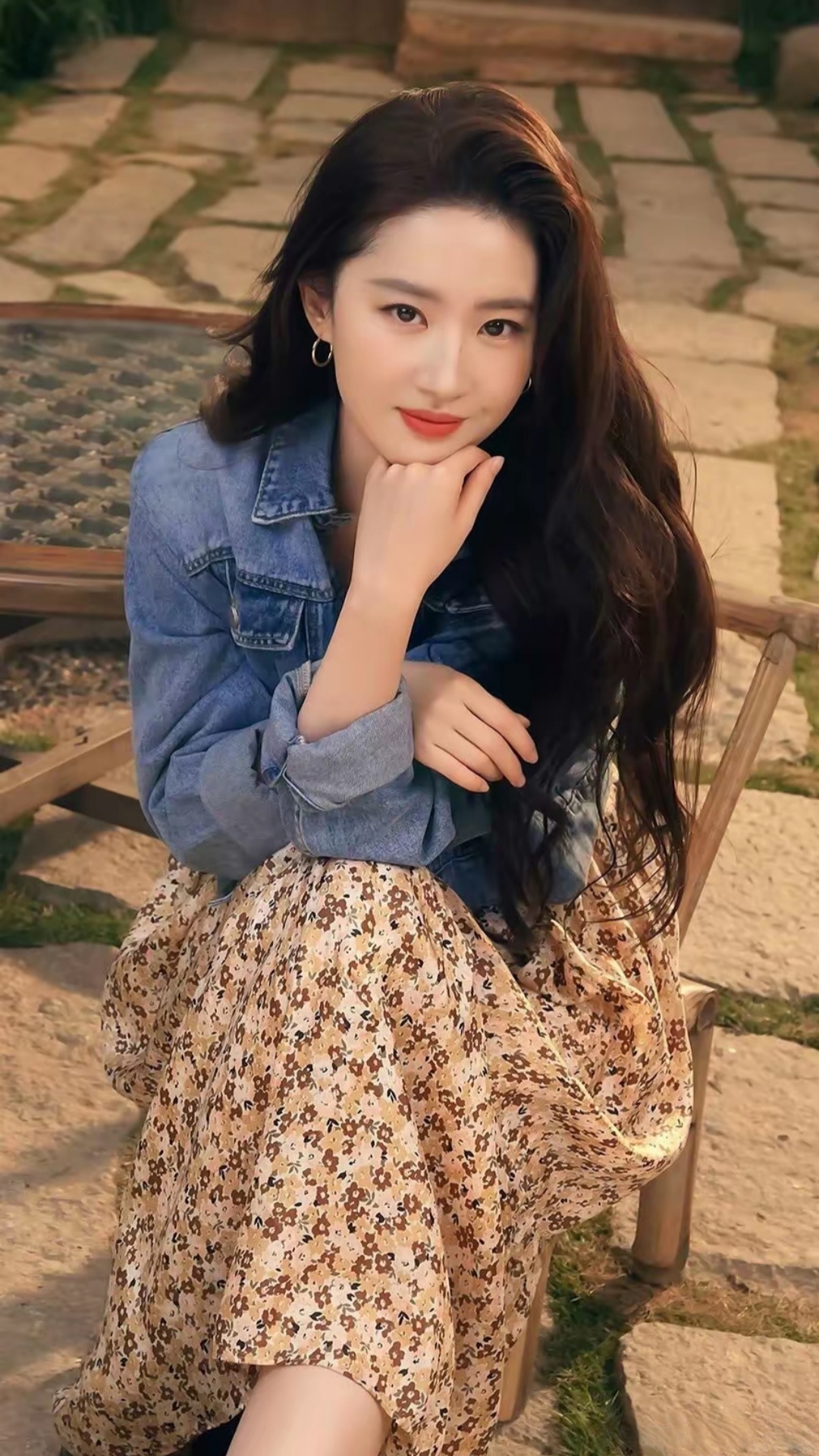 刘亦菲穿搭哲学：以从容气质驾驭万千风格