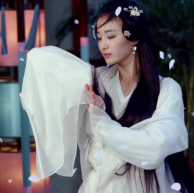 一场生日，戳穿27岁王楚然“江湖地位”，杨洋一个字都没说错