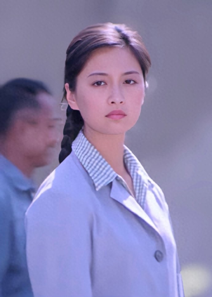 演员殷亭如：曾与张国立搭戏，爆红时退圈定居国外，62岁病死异乡