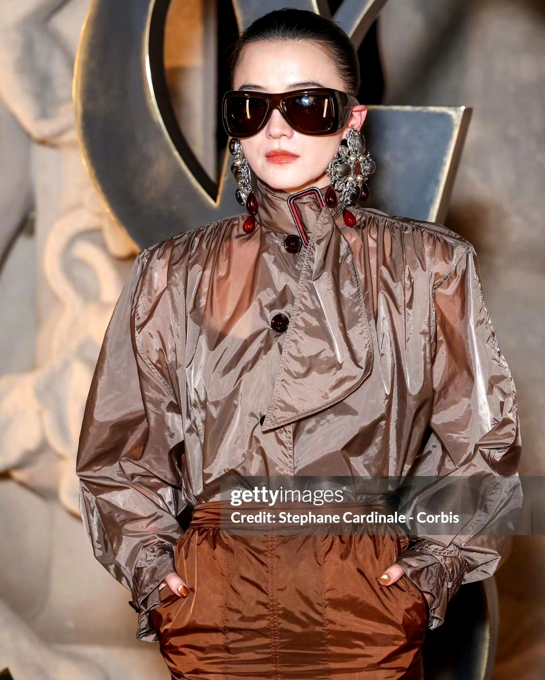 明艳的美貌成功给人留下了深刻的印象