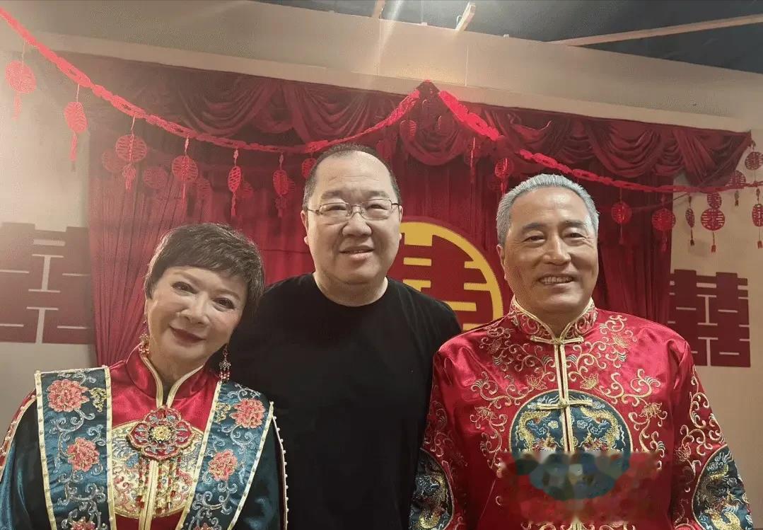 离婚29年，孙子全姓了宋，儿子也不搭理他，65岁英达终于后悔了