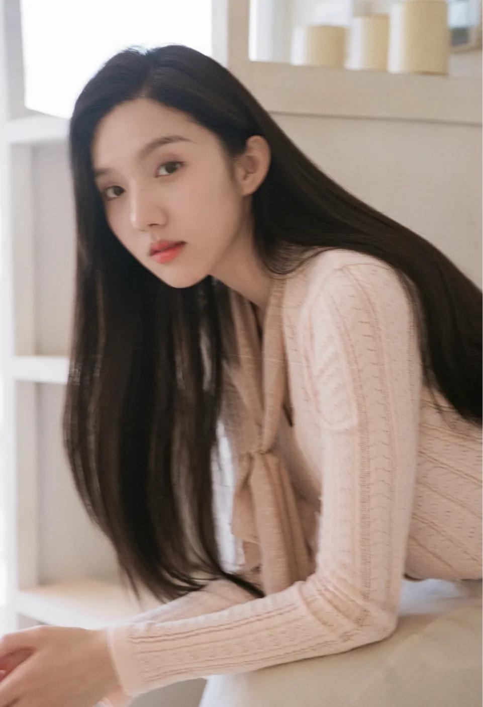 苏晓彤，好温柔的粉色系美女