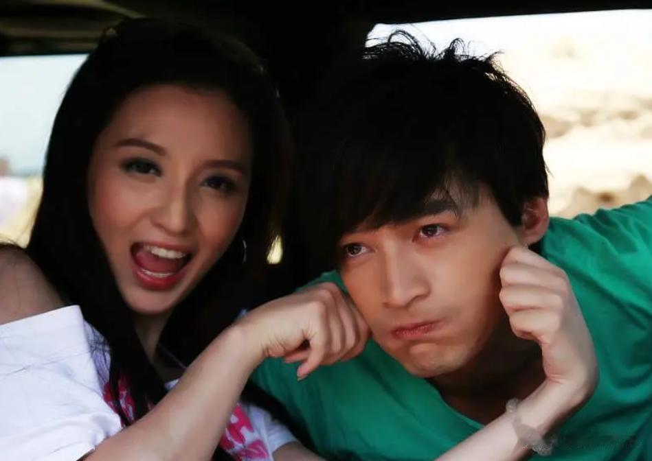 45岁张萌脸崩了，下巴坑坑洼洼后遗症明显，网友感慨她花期太短