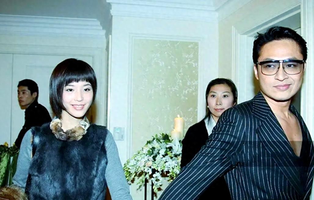 终于摊牌了！吴佳尼戳破和马景涛的离婚真相，不是家暴不是出轨