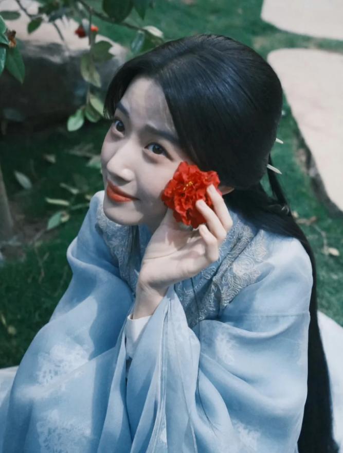 “江浙沪独生女”卢昱晓:95花的她到底是丑的普通,还是清纯耀眼