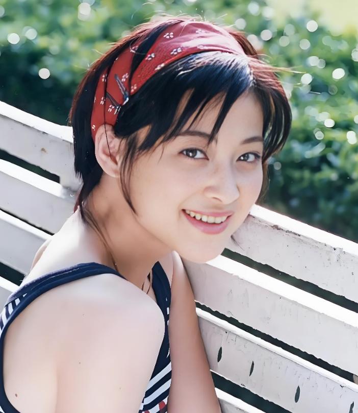 因梅婷选择离婚，68岁孤身一人的叶大鹰，如今过上了另一种生活