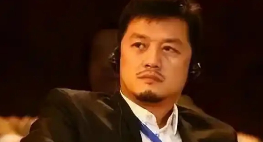 王菲也没想到,离婚12年,李亚鹏给自己上了生动一课,李嫣没说错