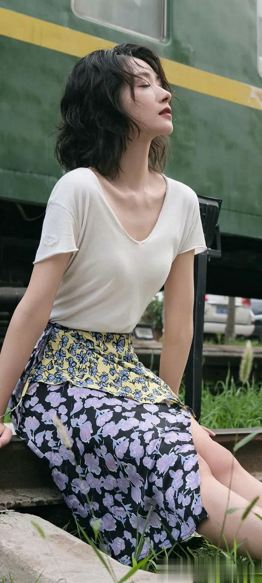 万茜高清写真鉴赏｜精致高级、清冷贵气