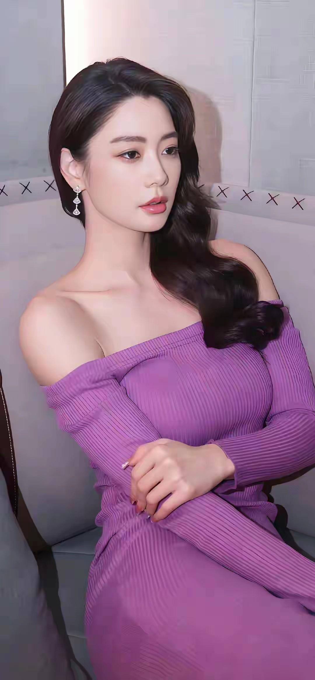 克拉拉资本雄厚！英韩混血，身材和颜值在整个亚洲都是数一数二的
