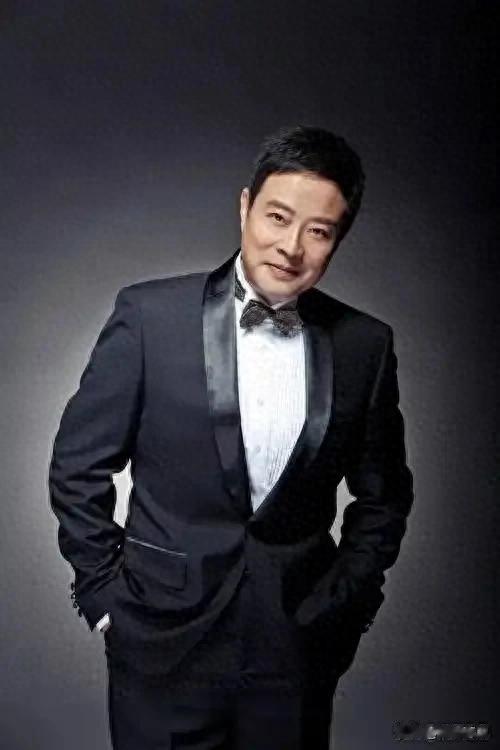 想不到，主持央视天气预报近30年的宋英杰，竟是兼职的“临时工”