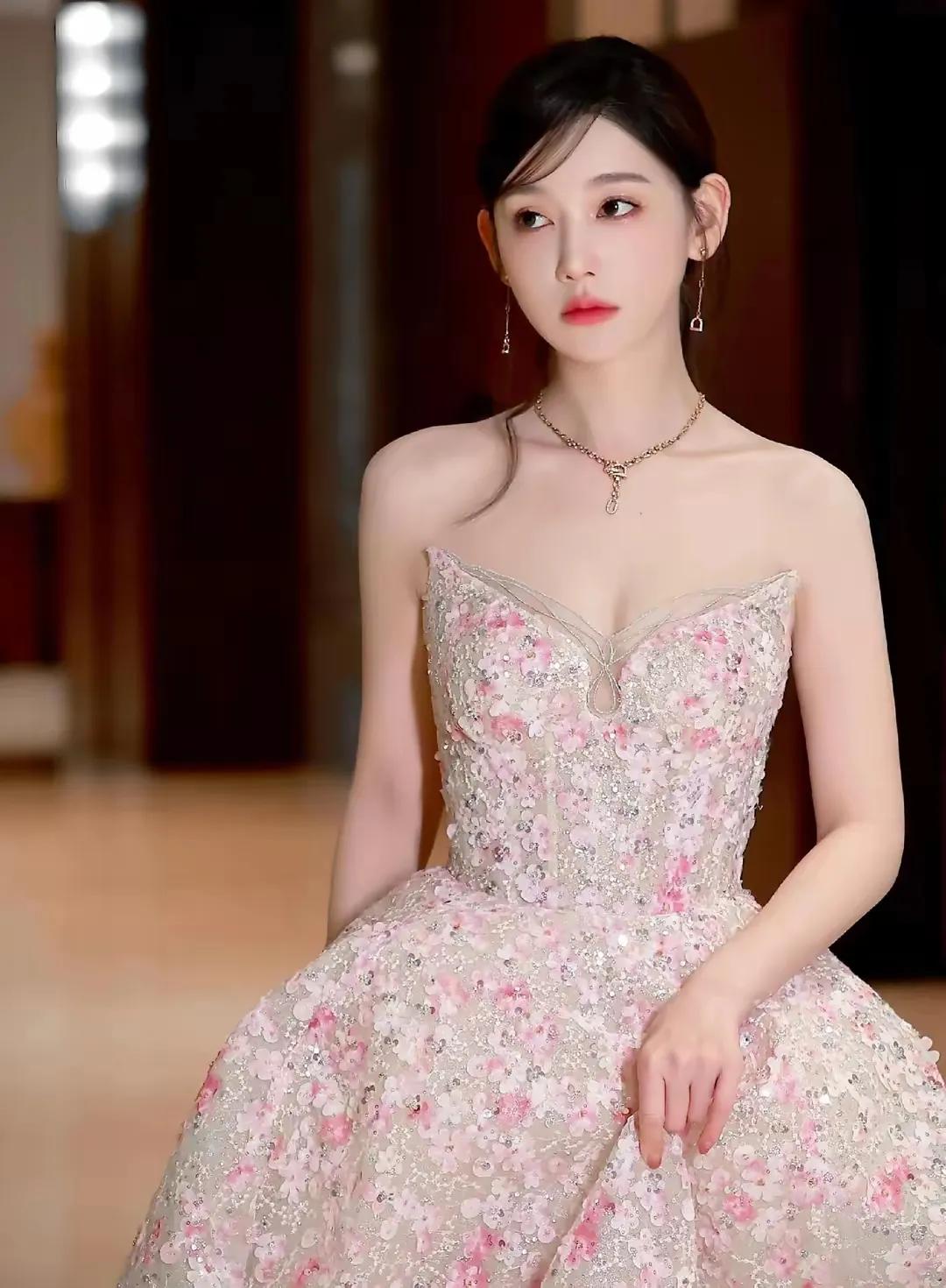 短剧女顶流李沐宸