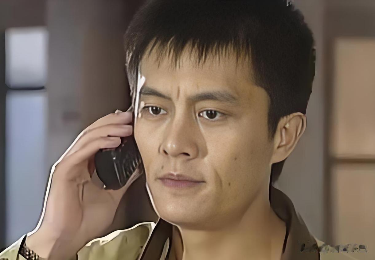 老戏骨娶小17岁女演员，如今他63岁老态尽显，46岁妻子仍貌美如花