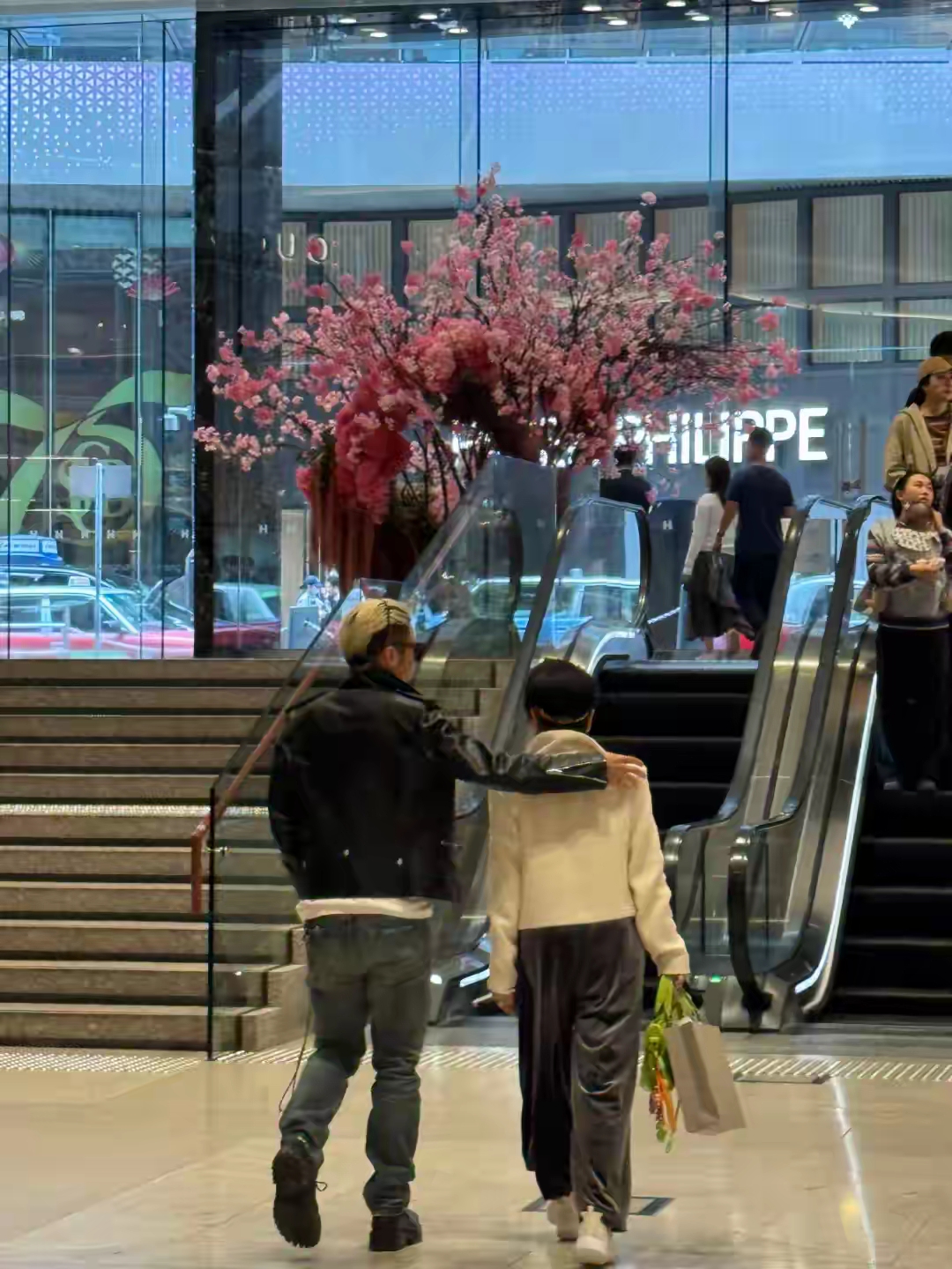 46岁谢霆锋与陈坤亮相，一个脸垮一个臃肿，骨相和皮相差距明显