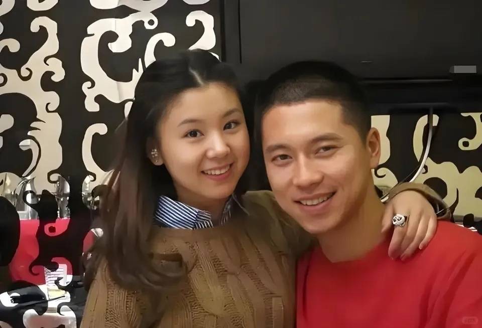 王雷回老家真接地气！