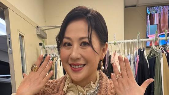 江欣燕以新剧造型参加宣传活动 脸部表情不自然 网友直呼认不出