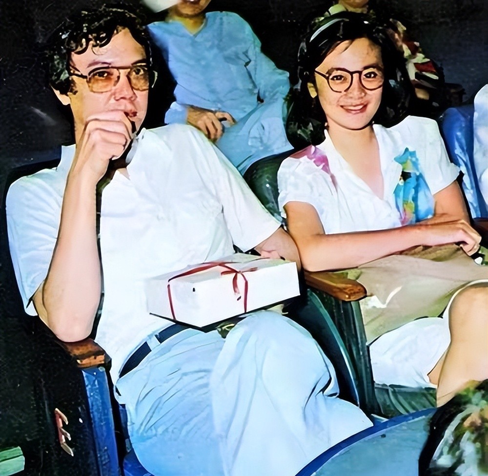 她37岁生子被全网围攻30年后身家过亿儿子娶超模丈夫宠了她半辈子