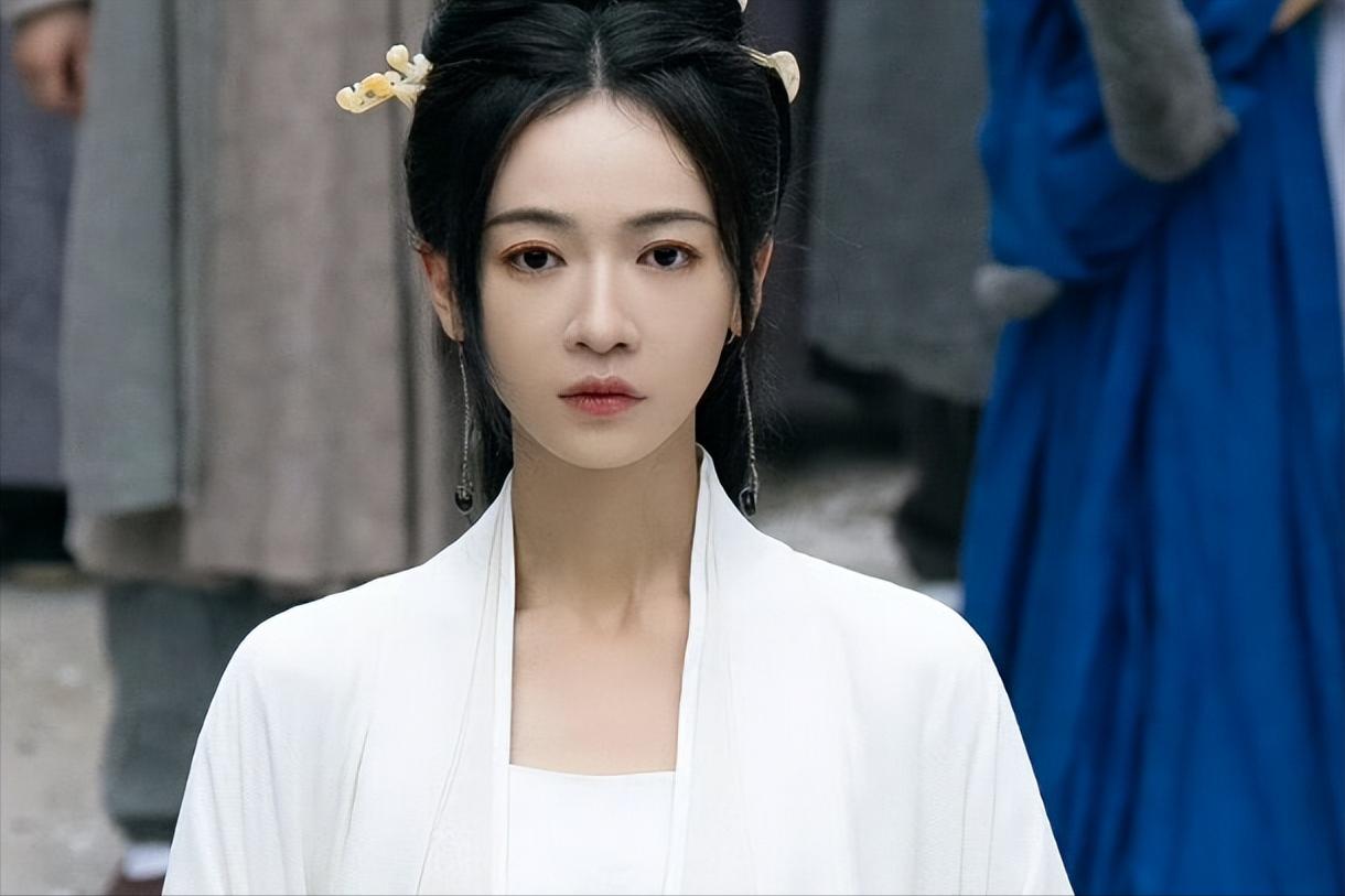 真人黑瘦干瘪,荧幕里却倾国倾城,这5位“上镜脸”女星反差好大