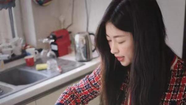 朱珠晒天津过年美照！